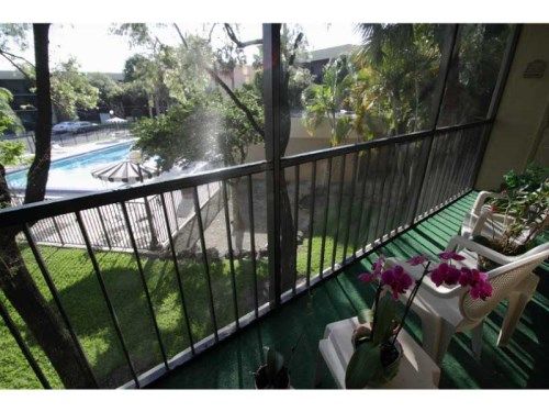 8025 SW 107 AV # 213, Miami, FL 33173