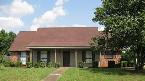 741 Sweetridge Rd., Prattville, AL 36066