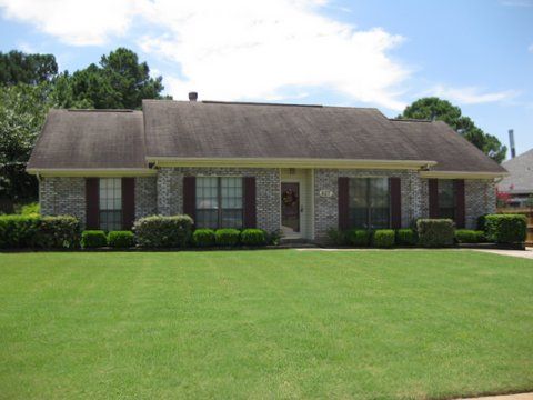 827 Running Brook Dr., Prattville, AL 36066