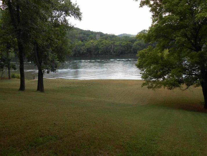 2 S Riverview Drive Dr, Mountain View, AR 72560