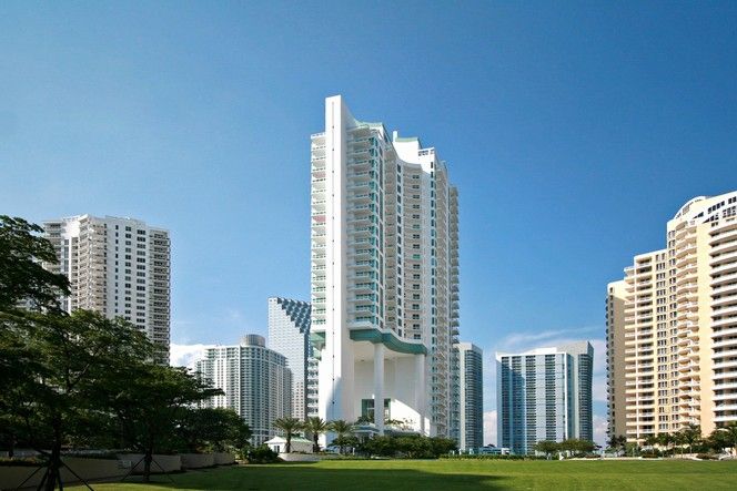 900 BRICKELL KEY BL # 1704, Miami, FL 33131