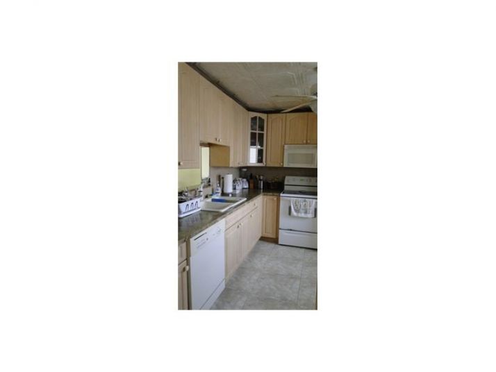 233 NE 14 AV # 307, Hallandale, FL 33009