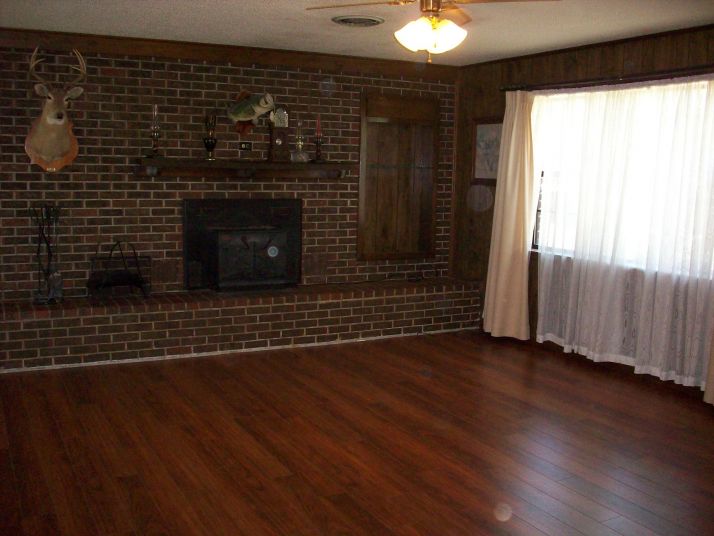 1 Lakeview Circle, Clarksville, AR 72830