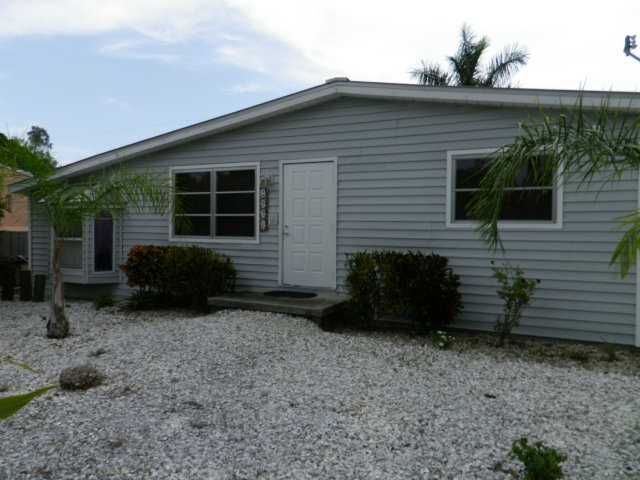 2571 Rose Ln, Saint James City, FL 33956