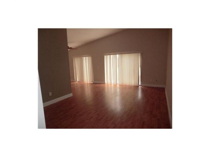 1005 NE 204 LN # F, Miami, FL 33179