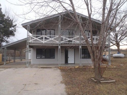 8790 Hilltop Rd, Ozawkie, KS 66070