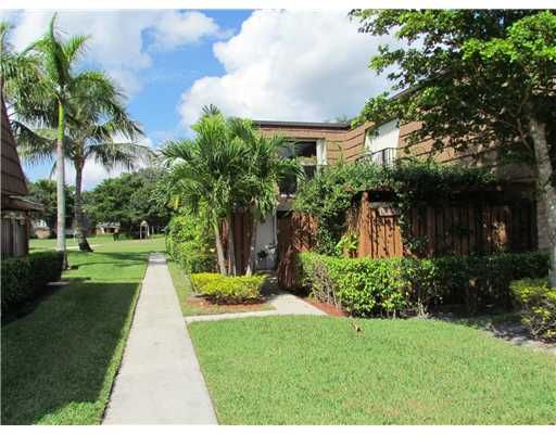 9138 SW 23 #