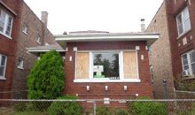 8214 S Laflin St Chicago, IL 60620