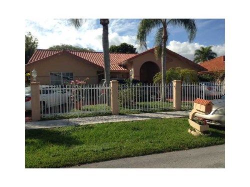 6816 SW 89 CT, Miami, FL 33173
