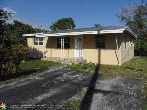 130 NW 13TH AVE, Dania, FL 33004