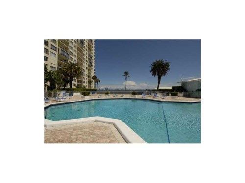 11111 BISCAYNE BL # 17D, Miami, FL 33181