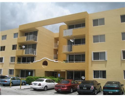 8045 NW 7 ST # # 2306, Miami, FL 33126