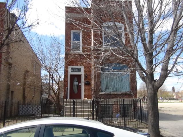 16 South Seeley Avenue, Chicago, IL 60612