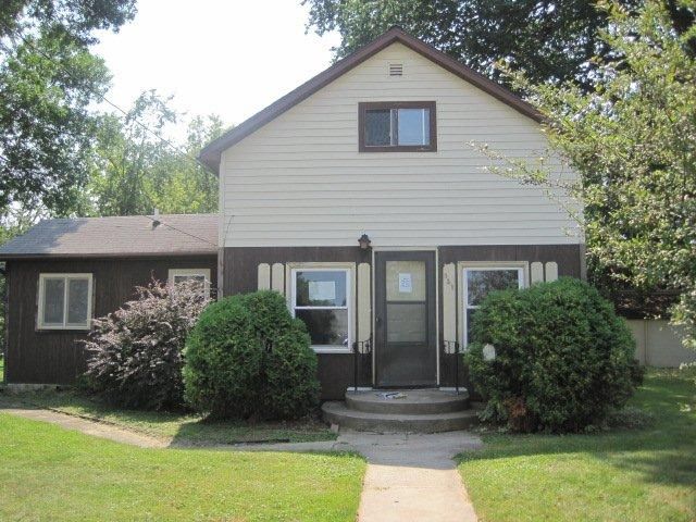 531 Hall St, Ripon, WI 54971