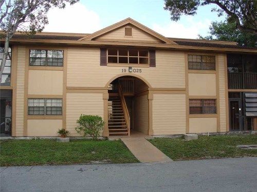 19025 NW 62ND AVE # 202, Hialeah, FL 33015