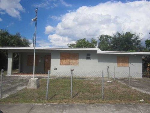 1121 NW 139 ST, Miami, FL 33168