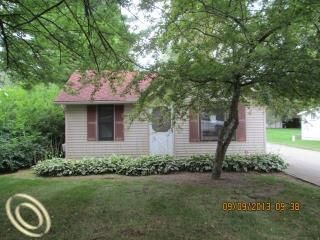886 Gill St, Oxford, MI 48371