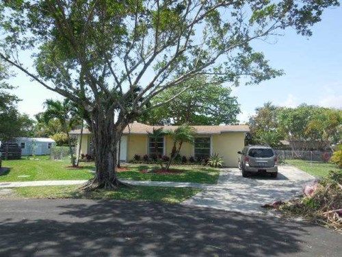 18714 SW 92 CT, Miami, FL 33157