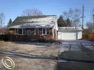 3872 N River Rd, Fort Gratiot, MI 48059