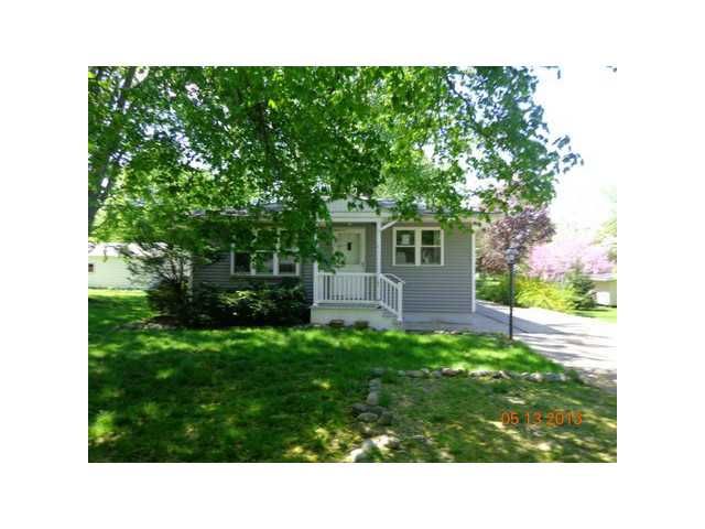 820 Jackson St, Eaton Rapids, MI 48827
