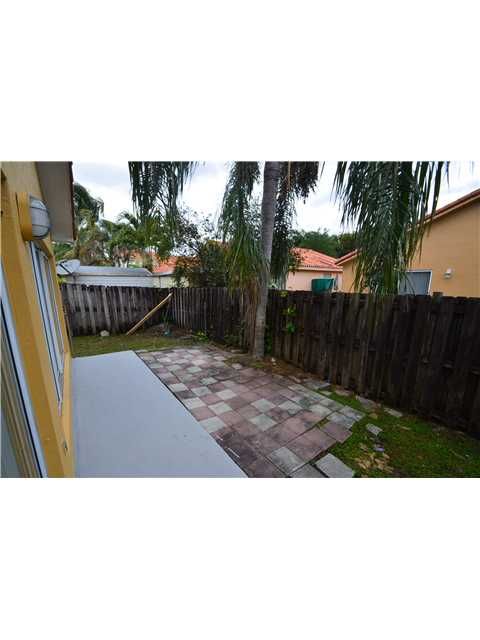 15115 NW 89 CT, Hialeah, FL 33018