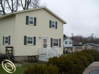 7141 Hillcrest Dr, Fort Gratiot, MI 48059