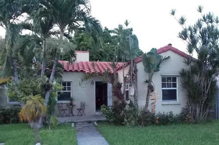 711 Eastward Dr, Miami, FL 33166