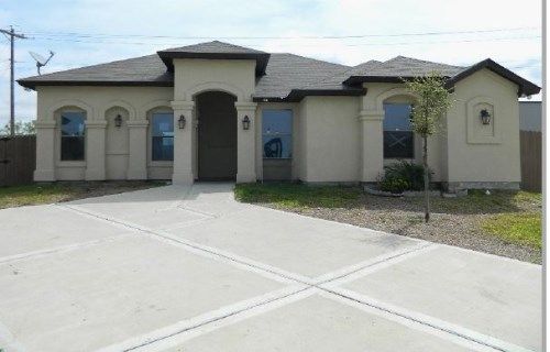 601 Bartolome Lane, Laredo, TX 78043
