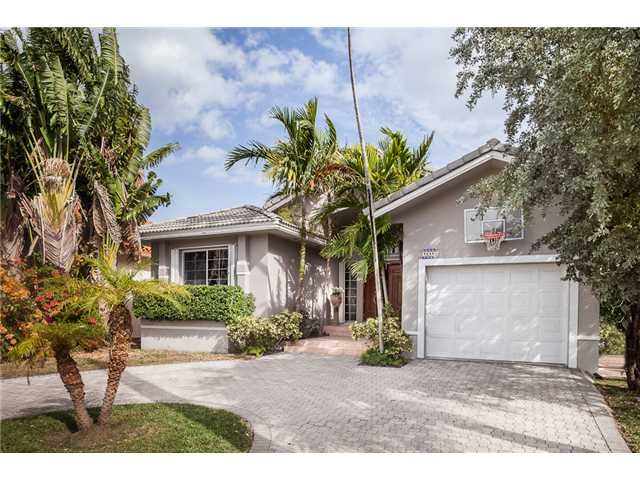 9249 EMERSON AV, Miami Beach, FL 33154