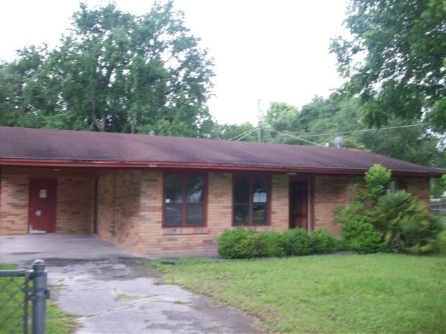 390 Jerry Cir, Macclenny, FL 32063