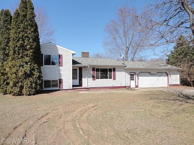 Wood, Dewitt, MI 48820