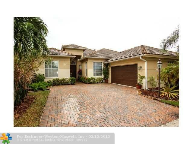 6909 NW 113TH AVE, Pompano Beach, FL 33076