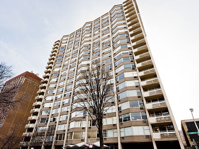 555 W Cornelia Ave Apt 1305, Chicago, IL 60657