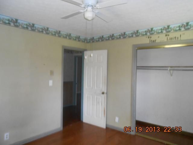 367 Center St, New Haven, KY 40051