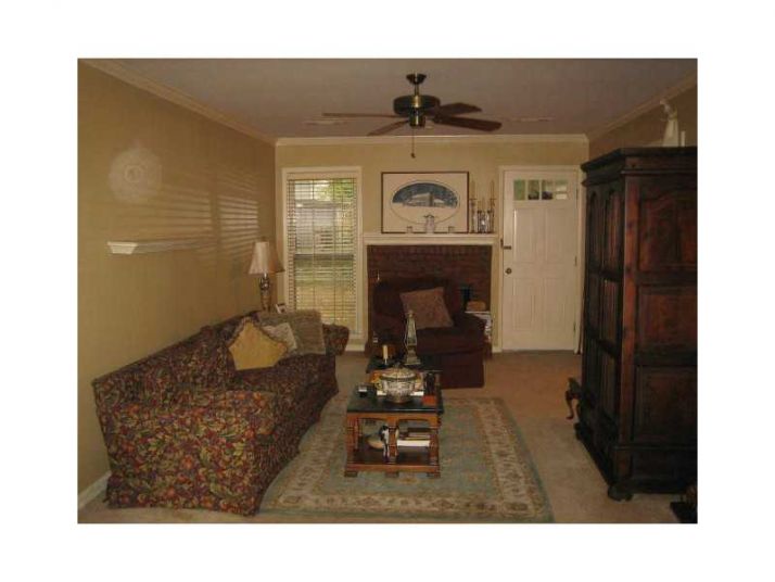 301 Hickory Walk Sw, Marietta, GA 30064