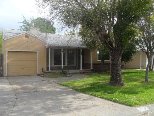 2808 Becerra Way, Sacramento, CA 95821