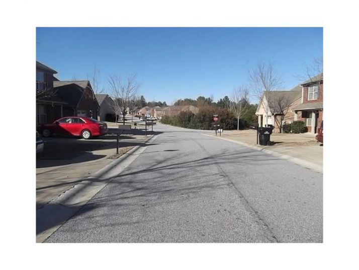 3051 Broadleaf Trail, Fairburn, GA 30213