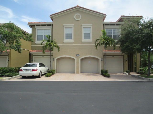4930 Bonsai Cir Apt 110, Palm Beach Gardens, FL 33418