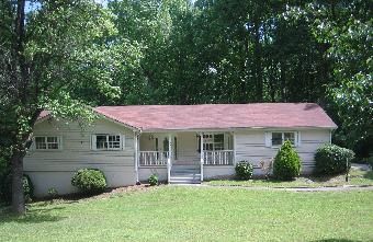 178 Kettlewood Drive SW, Lilburn, GA 30047