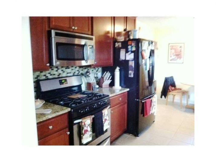 884 E Riverbend Court, Lilburn, GA 30047
