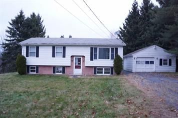 40 Lee St, Bucksport, ME 04416