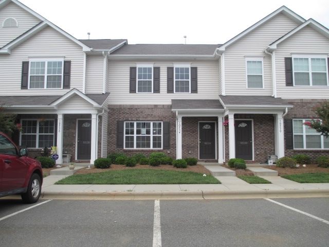 10534 Stoneacre Ct, Pineville, NC 28134