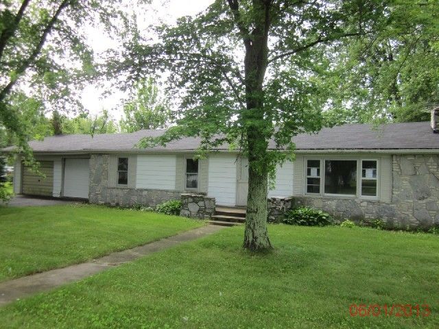 209 W Stewart St, Swayzee, IN 46986