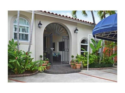 3550 CRYSTAL CT, Miami, FL 33133