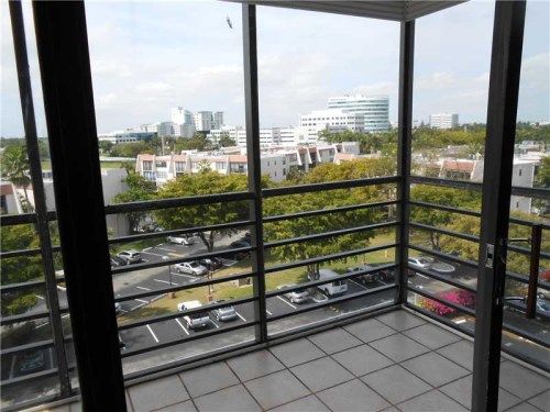 20400 W COUNTRY CLUB DR # 719, Miami, FL 33180