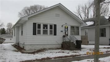148 Summit Ave, Waterloo, IA 50701