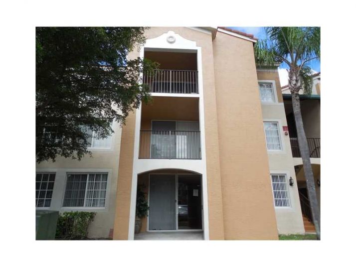 2061 RENAISSANCE BL # 105, Hollywood, FL 33025