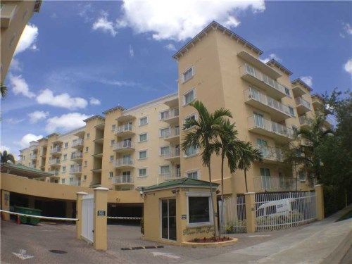 2415 NW 16 ST # 102, Miami, FL 33125
