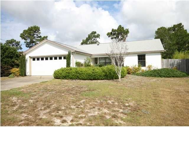 2585 Oleander Dr, Navarre, FL 32566