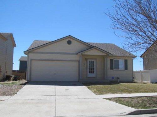 3806 Pronghorn Ln, Pueblo, CO 81005